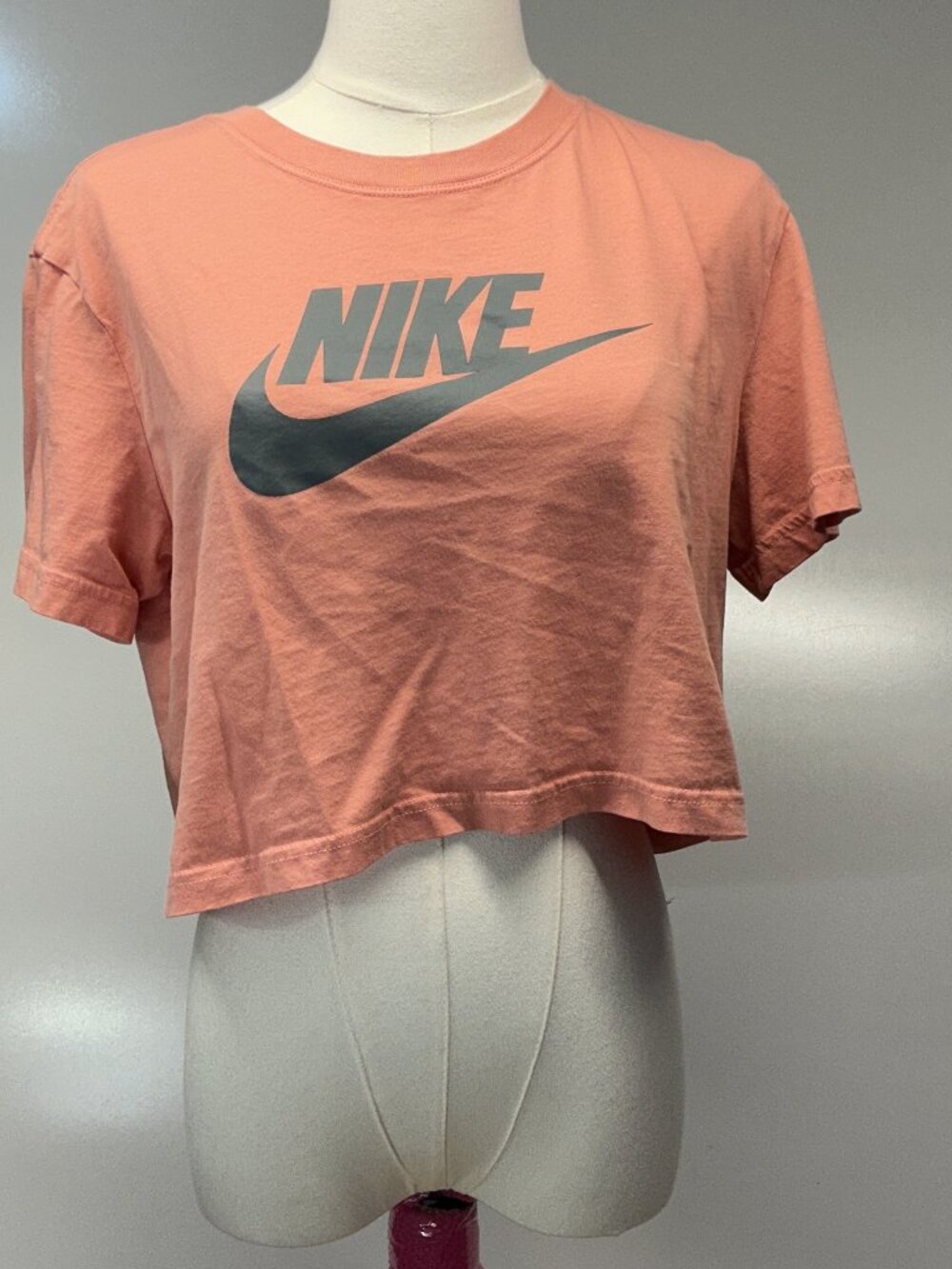 Nike Sportswear Essential Crop Top Peach Graphic Tee Futura Swoosh Size S - Picture 7 of 12